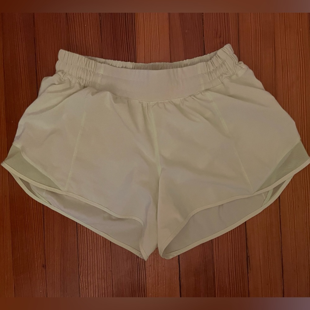 Lululemon Hotty Hot shorts 4 inches